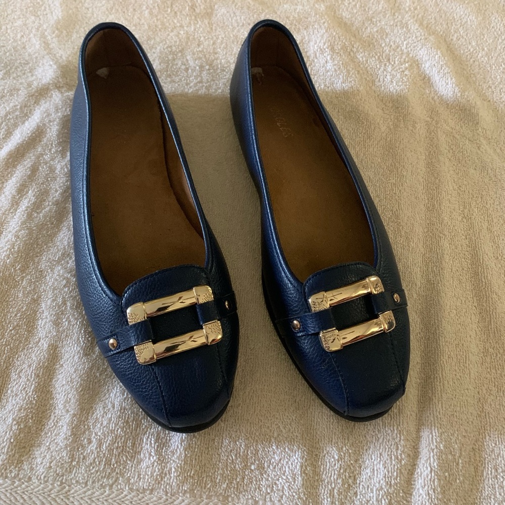 Women’s shoes